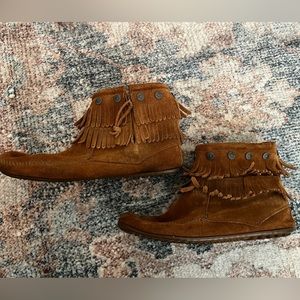 Minnetonka suede moccasins, women’s 11, perfect condition